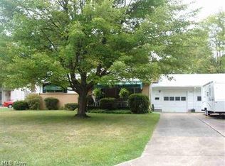 3930 Chaucer Ln, Youngstown, OH