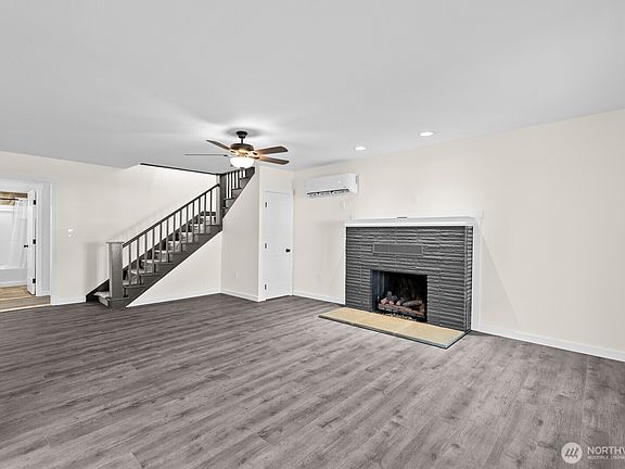 4th image of 507 Center St W
