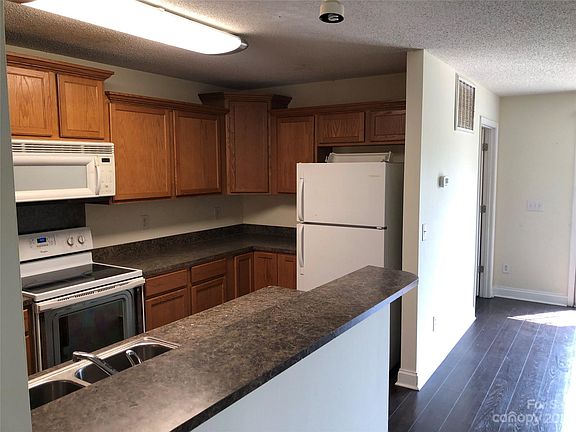 2nd image of 421 Glencroft Dr