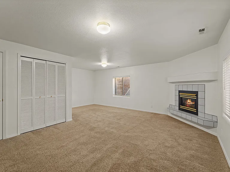 6082 Colony Cir — Photo 22