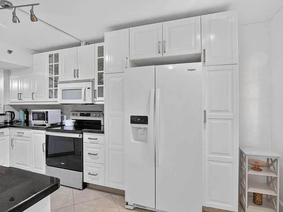 1st image of 23344 CAROLWOOD Lane #505