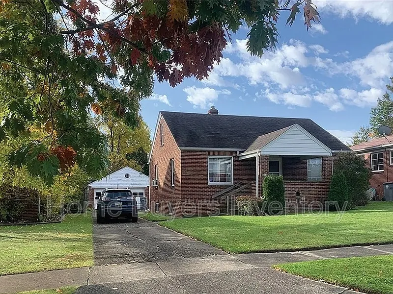 4 bed, 1.0 bath, 1469 sqft, $1,375 — Photo 4