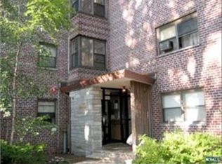 3011 Edwin Ave APT 3G, Fort Lee, NJ 07024