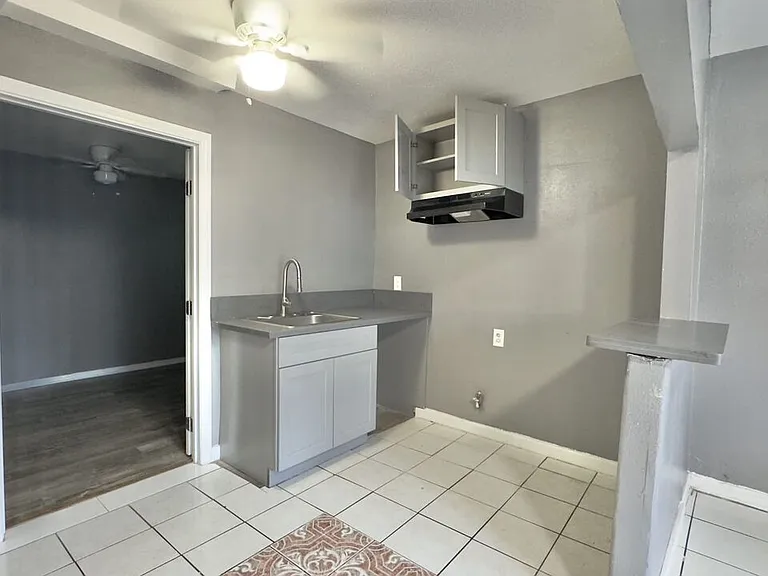 4052 W 103rd St — Photo 5