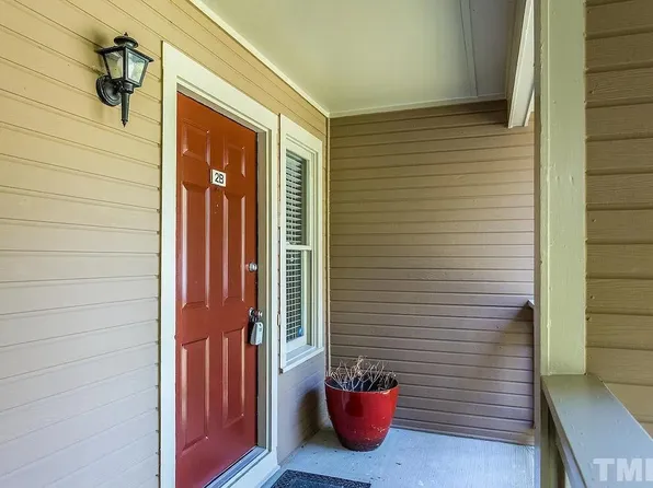 109 Killam Ct APT 2B, Cary, NC 27513