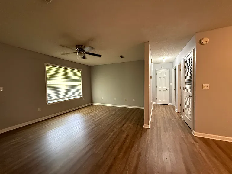 2295 Jordon Ave — Photo 3