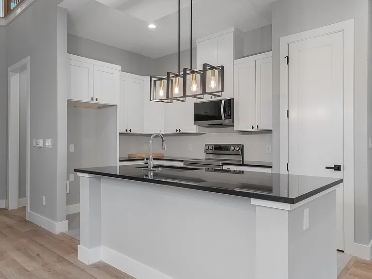 2806 Chicago St — Photo 8