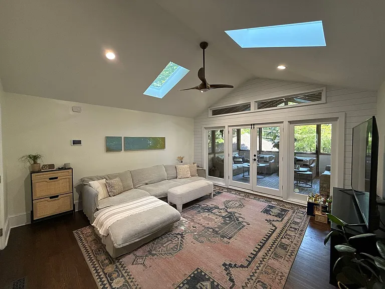 2016 Lombardy Cir — Photo 29