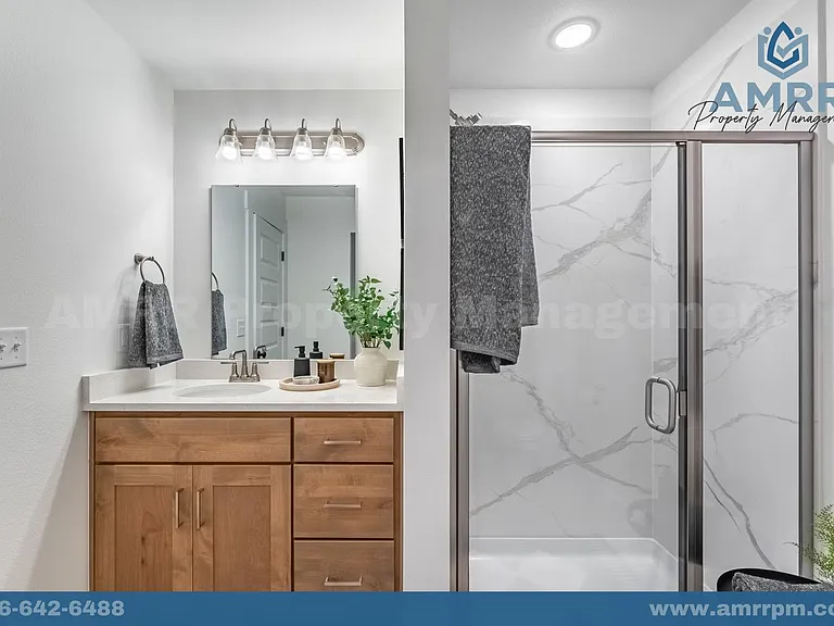 824 S Sparrow St — Photo 16