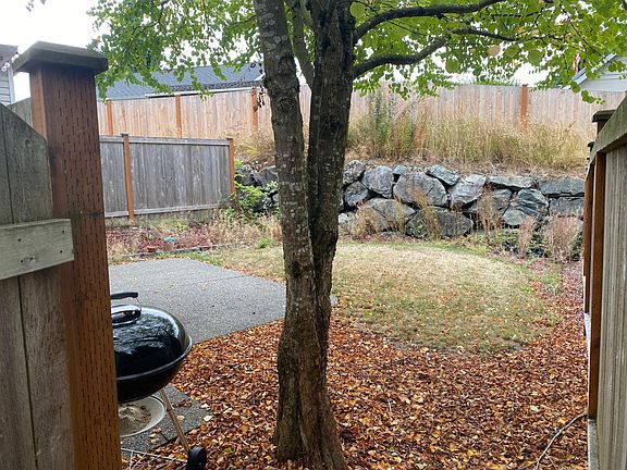 2nd image of 6 90th Ave NE #B
