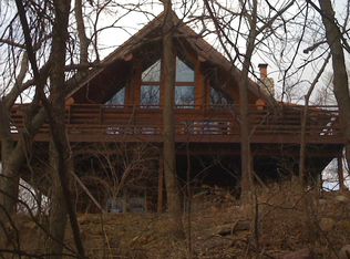 9168 Village Ln, Ozawkie, KS 66070