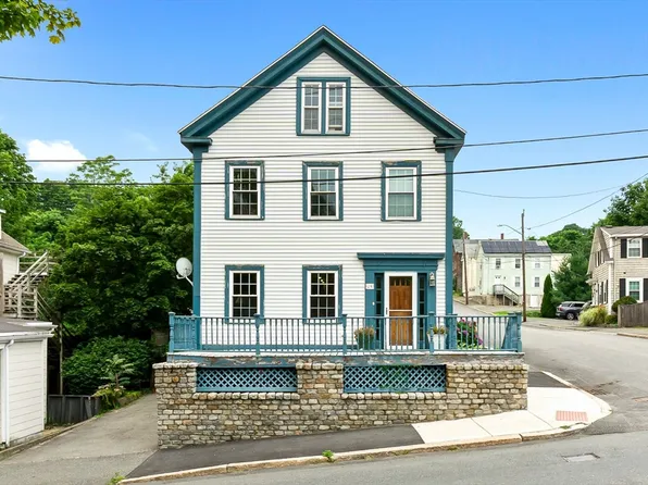 28 Grove St, Salem, MA 01970
