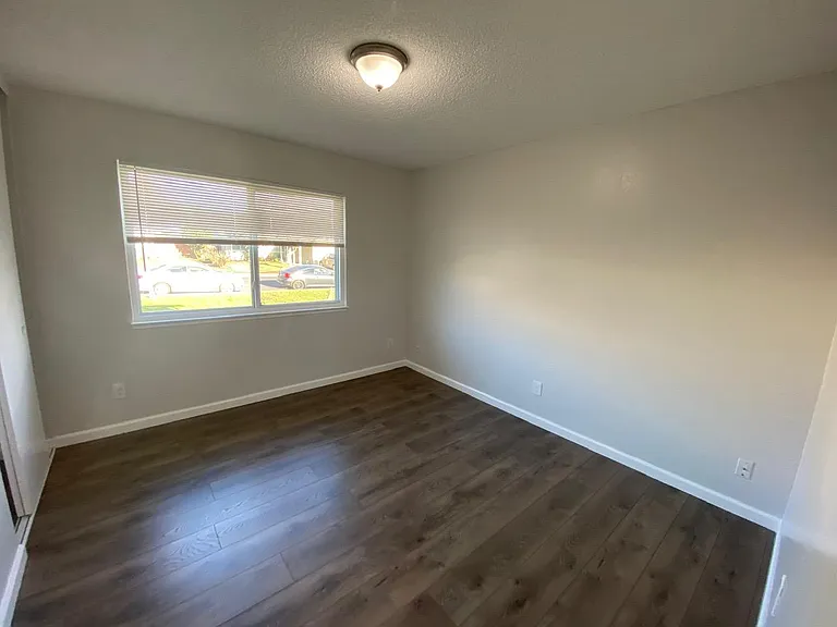 2059 Robin Dr — Photo 20