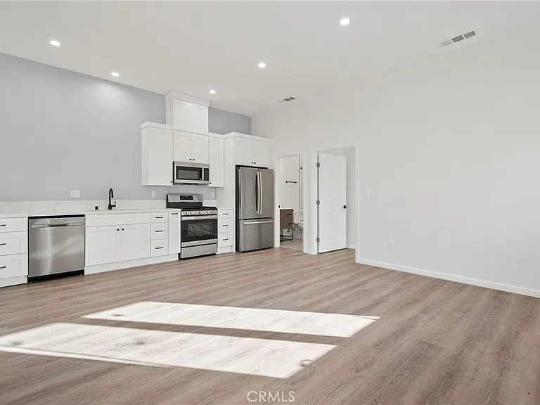 10318 Burin Ave #1/2 — Photo 2