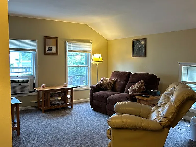 35 Lawrence St — Photo 2