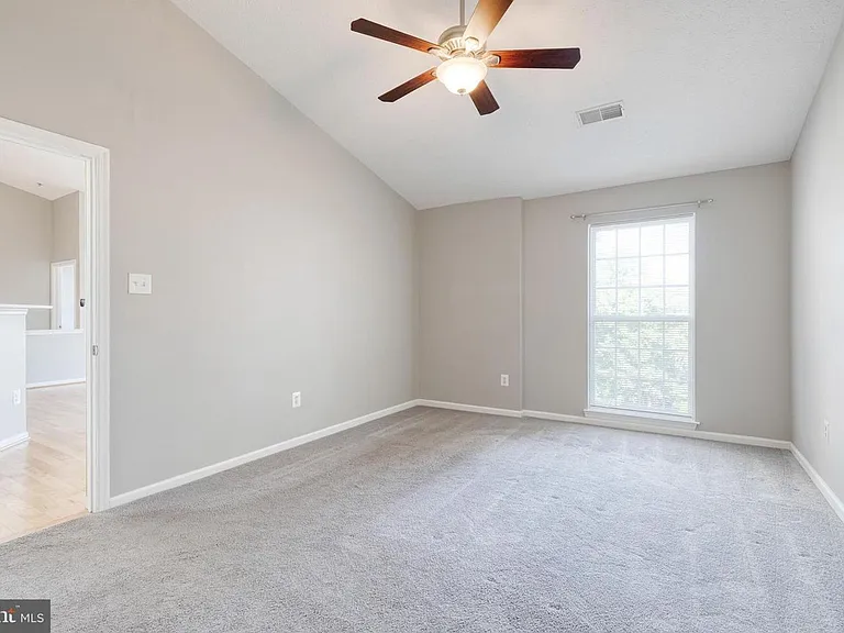 3021 Hunting Ridge Dr — Photo 12