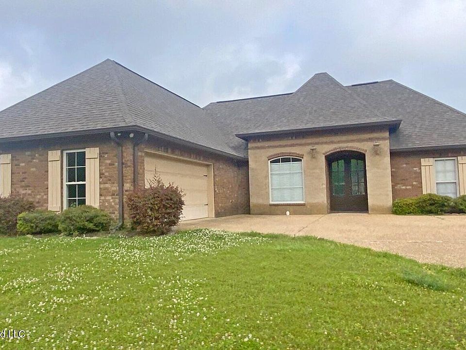 1st image of 216 Olde Trace Dr