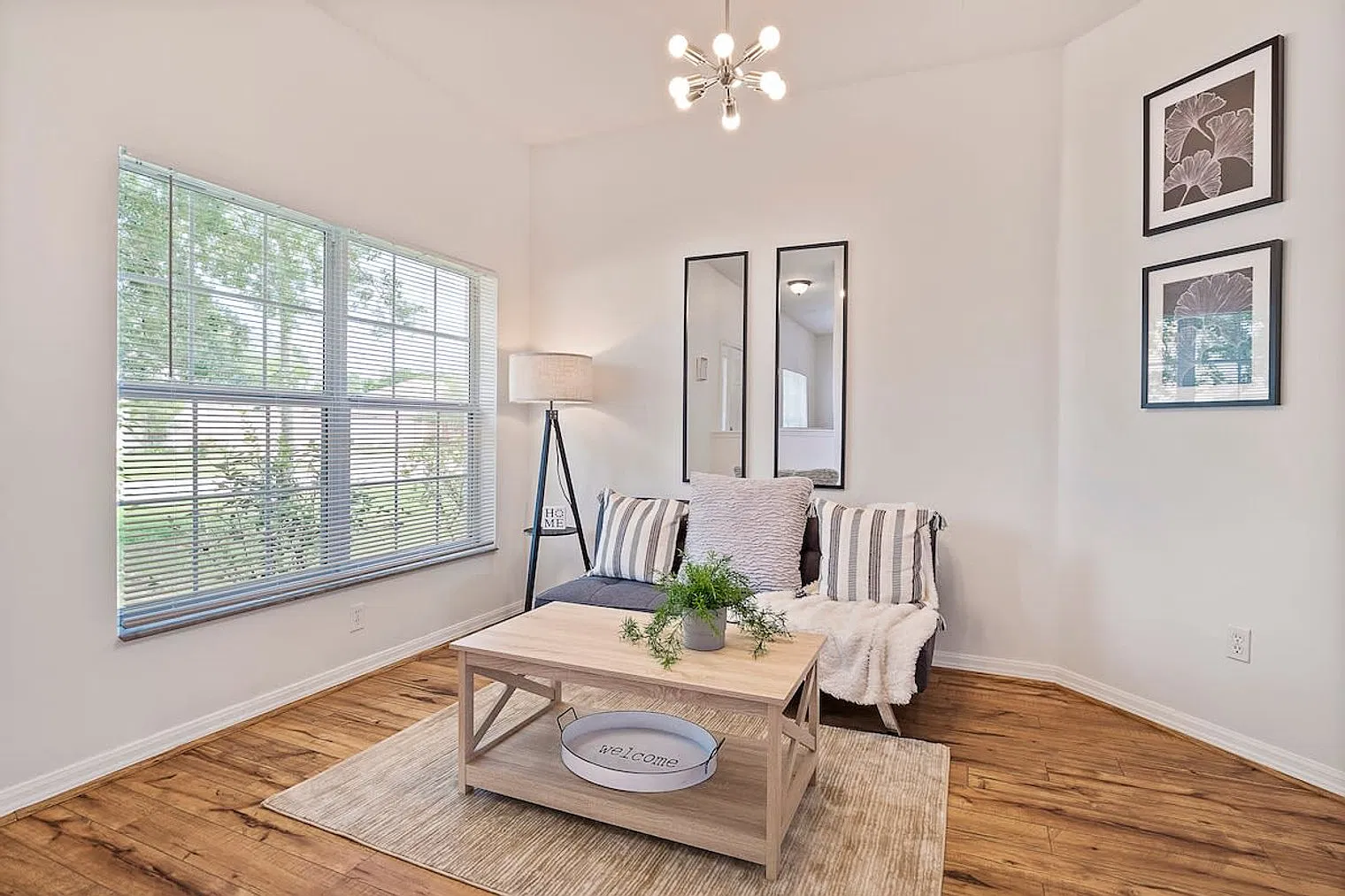 4 bed, 2.0 bath, 2497 sqft, $12,178 — Photo 3