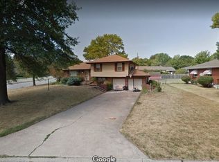 702 NE Balboa Ave, Lees Summit, MO 64086