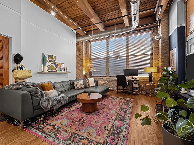 1500 W Monroe St #409 — Photo 8