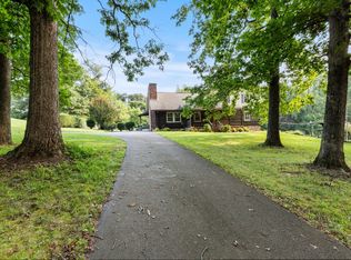 111 Rae Ln, Burns, TN 37029