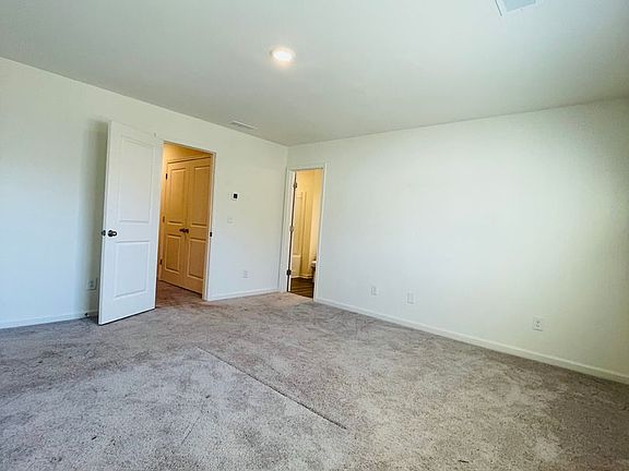 5th image of 1047 Paddington Dr