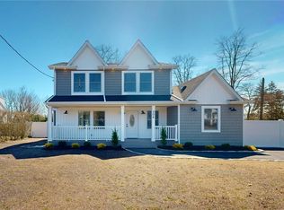 206 Middle Rd, Blue Point, NY 11715