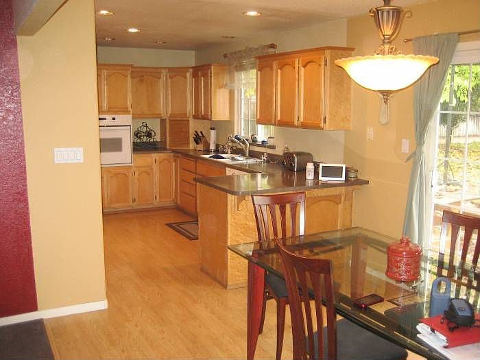 1st image of 4616 Ravenwood Ave