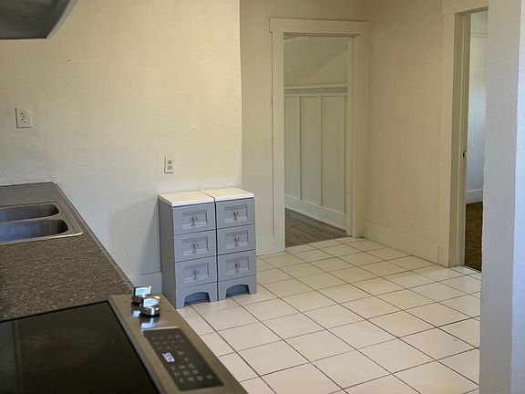 5th image of 3997 4th Ave