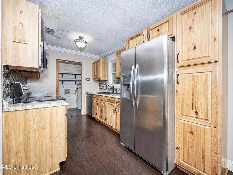 20608 Scarborough Rd — Photo 15