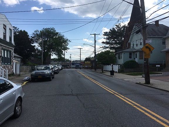 5th image of 200 Jewett Ave