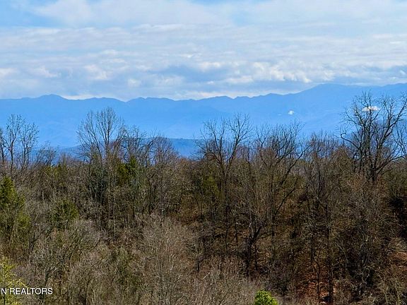 3rd image of 609 Lane Hollow Rd