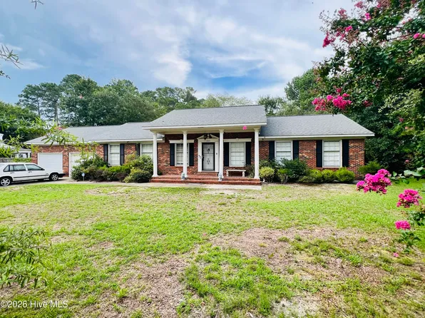 105 Country Club Circle, Clinton, NC 28328