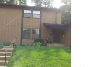 802 Hampton Ct, Belleville, IL 62223