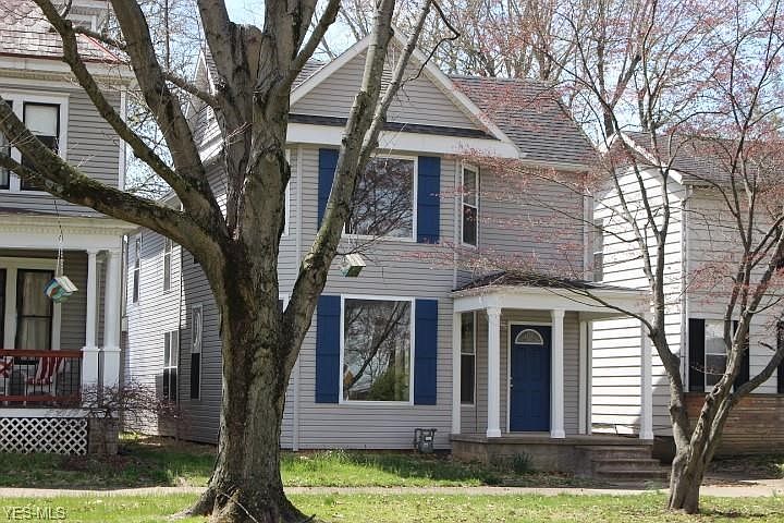 1st image of 715 3rd St