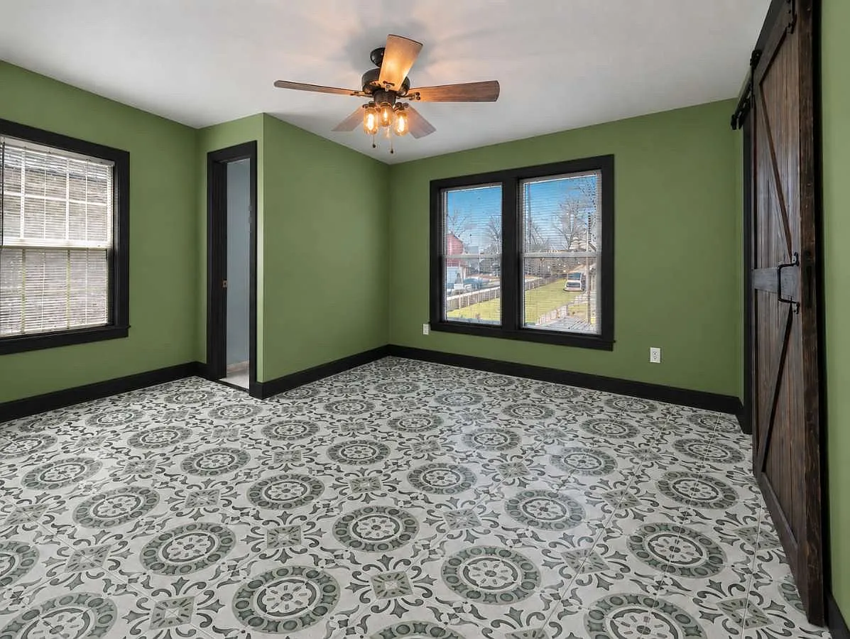 2 bed, 1649 sqft, $900 — Photo 1