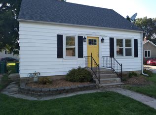 227 Center Cross St, Sycamore, IL 60178