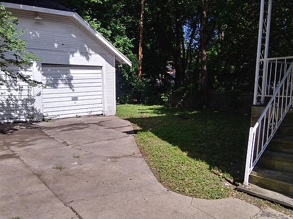 2nd image of 2133 N Wisconsin Ave