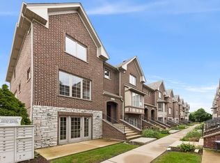 9521 Shields Ave #9521, Brookfield, IL 60513