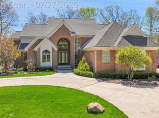 736 Inverness, Highland, MI 48357