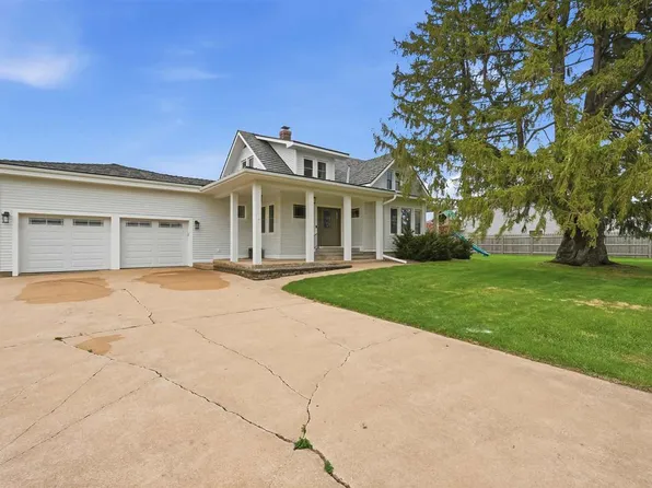 530 N Dubuque St, North Liberty, IA 52317