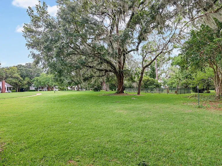4052 Poets Trl — Photo 38