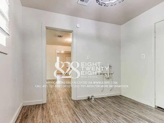 320 Castro St — Photo 30