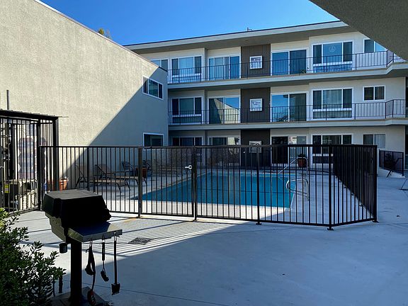 3rd image of 6100 S Pacific Coast Hwy APT 17
