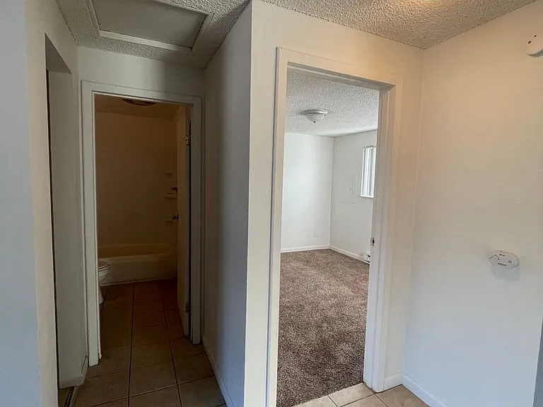 Dry Creek Apartments — Photo 16