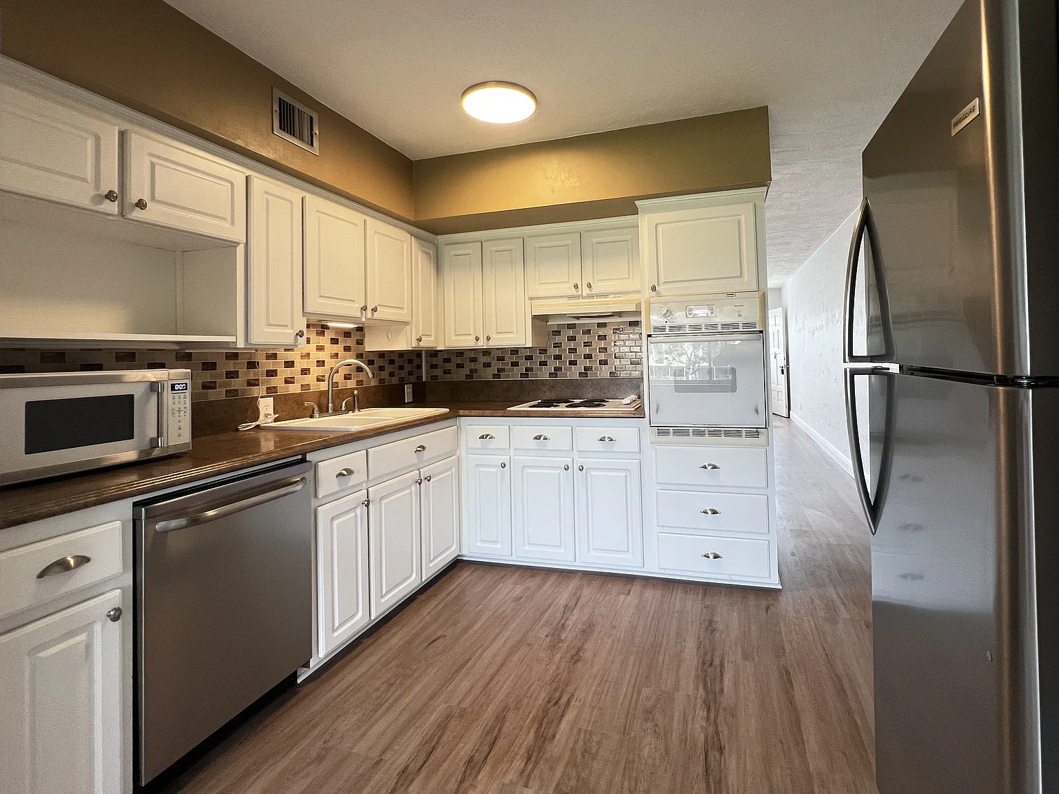 2 bed, 1100 sqft, $1,500 — Photo 1