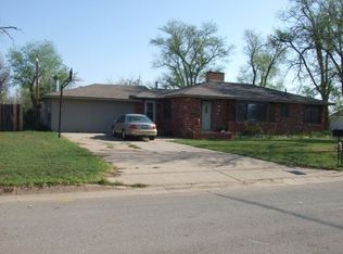 210 Robinson St, Dodge City, KS 67801