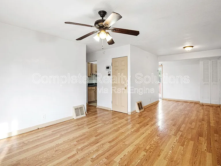 125 Perthshire Rd — Photo 18