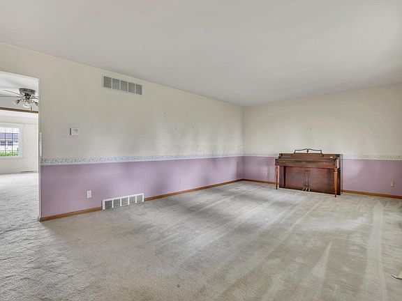 4th image of 817 Amherst Dr