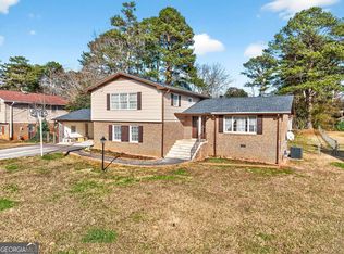5657 Bob White Cir NW, Lilburn, GA 30047